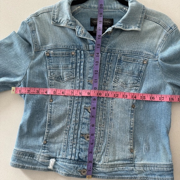 Light Wash Jean Jacket - Picture 5 of 7